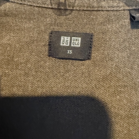 Military green uniqlo button up blouse - Picture 3 of 4